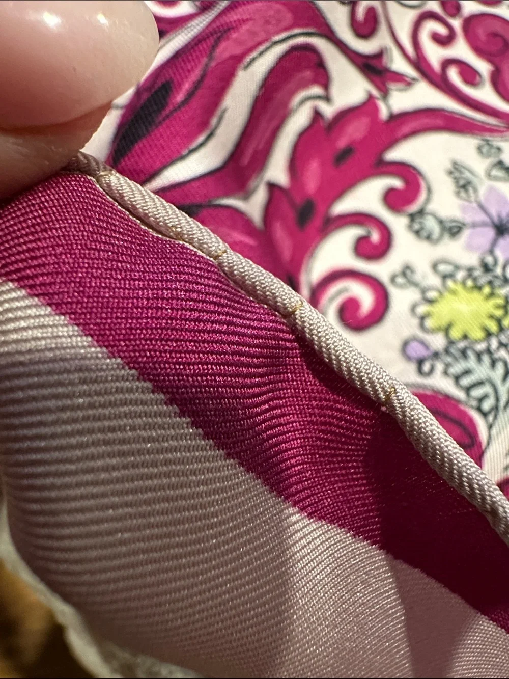 Floral Vintage-Style Tablecloth in Cream and Magenta